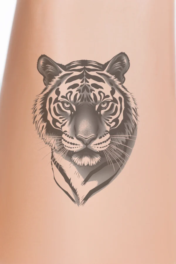 A detailed black and white illustration of a tiger's face, featuring prominent eyes and a clearly defined nose. The tiger's fur showcases intricate patterns and textures, with striking black stripes contrasting against the white background. The expression is neutral, and the tiger gaz